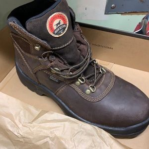 Men’s red wings work boot size 9